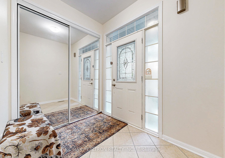 6-ford-wilson-boulevard-newmarket-ontario-n12561072
