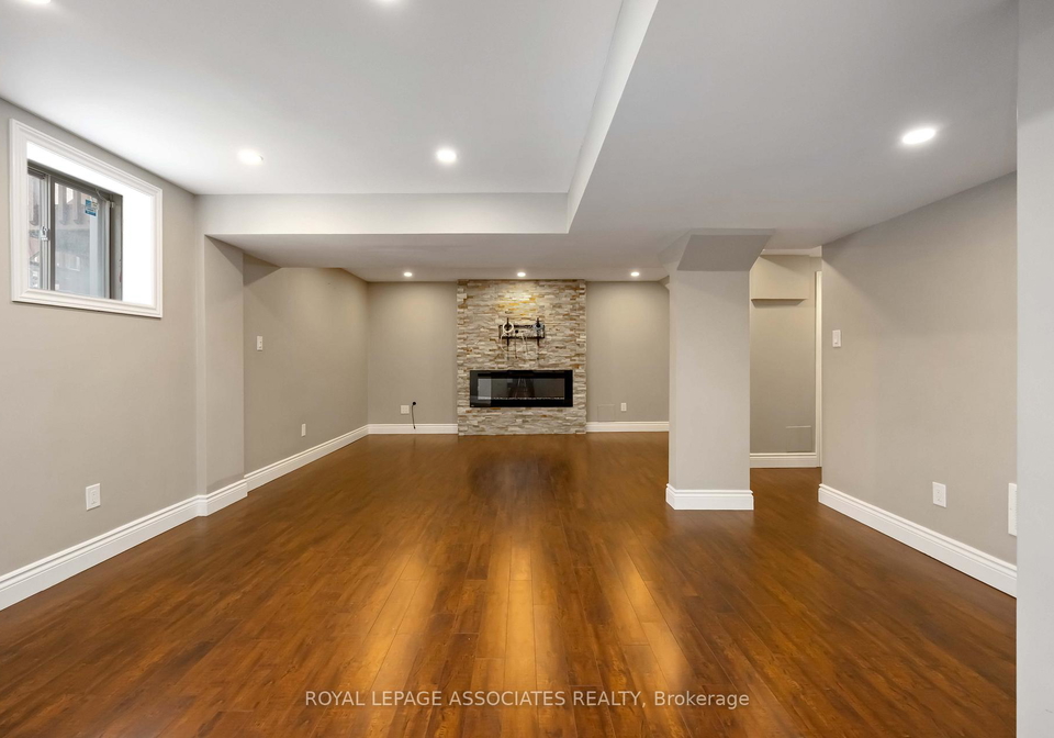 61-estrella-crescent-richmond-hill-ontario-n12562094