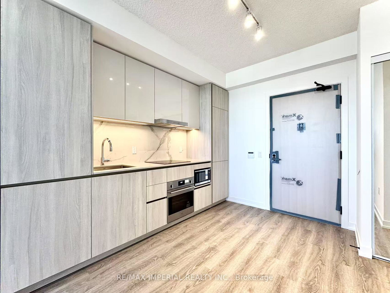 8-interchange-way-vaughan-ontario-n12563364