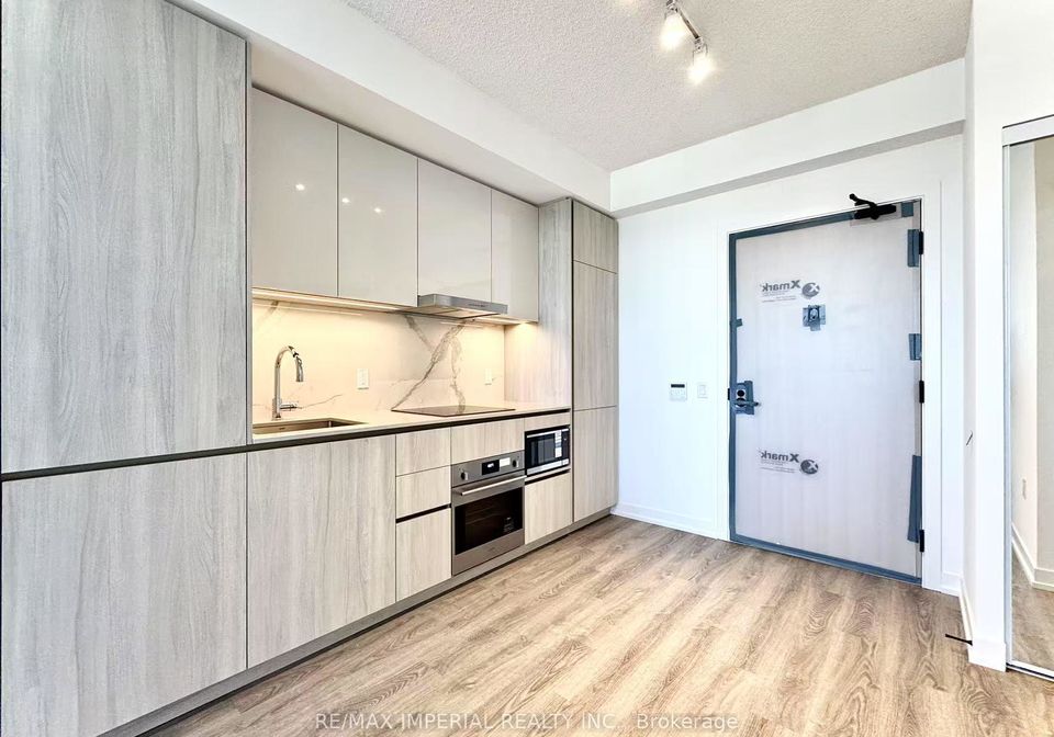 8-interchange-way-vaughan-ontario-n12563364