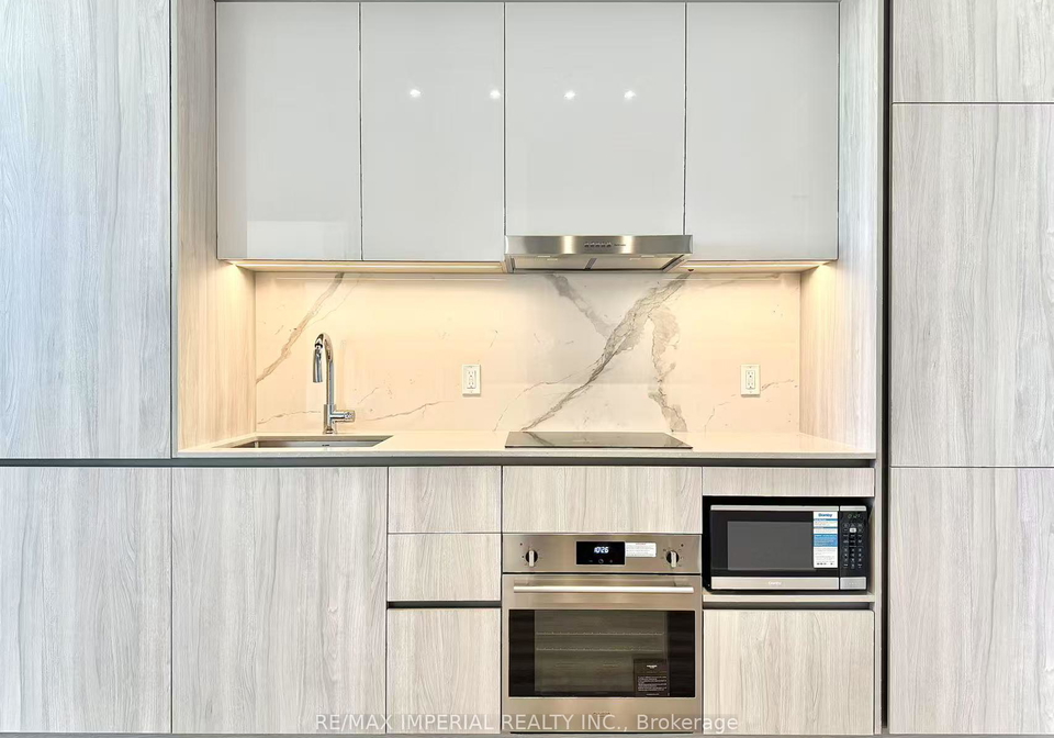 8-interchange-way-vaughan-ontario-n12563364