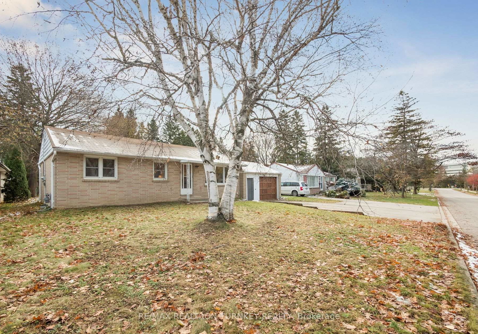 736-grace-street-newmarket-ontario-n12563662