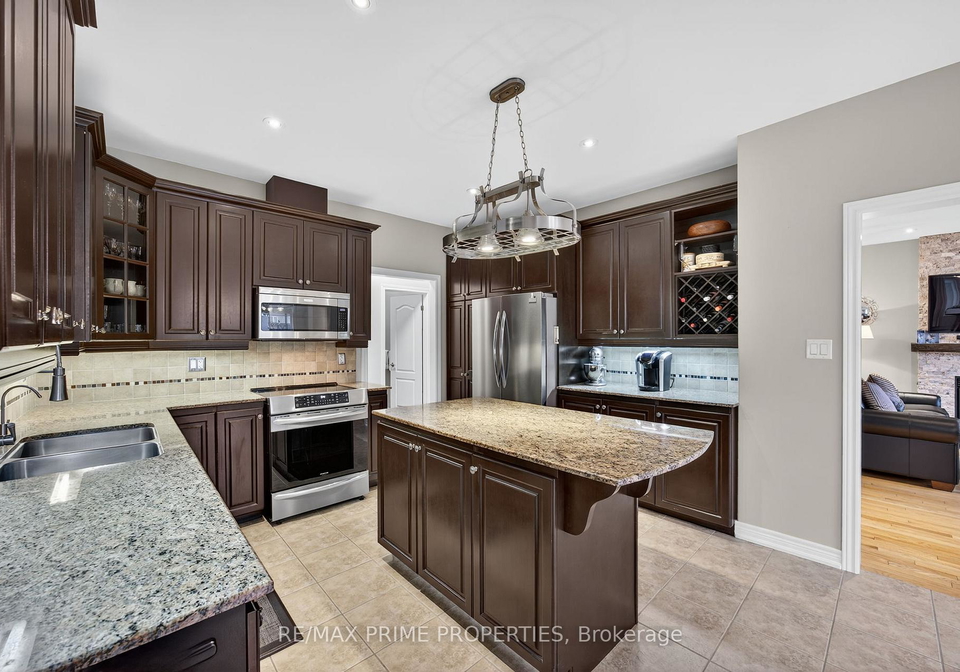 16-don-rose-boulevard-east-gwillimbury-ontario-n12563704