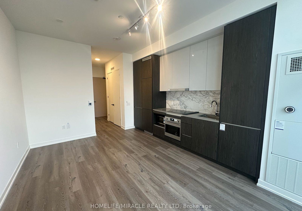 28-interchange-way-vaughan-ontario-n12566686
