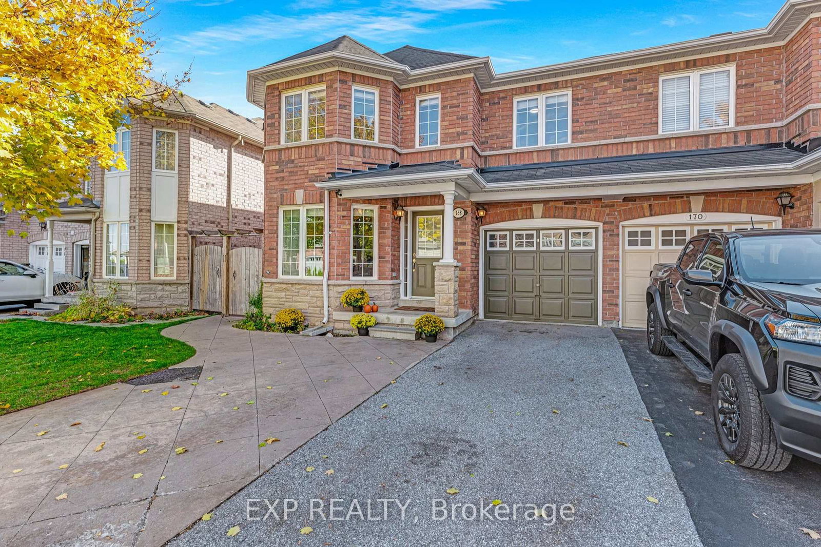 168-wainscot-avenue-newmarket-ontario-n12566700
