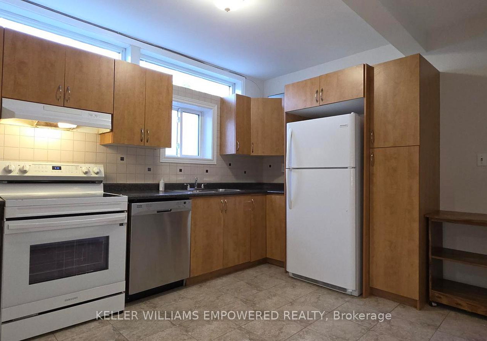 89-centre-street-e-richmond-hill-ontario-n12567696
