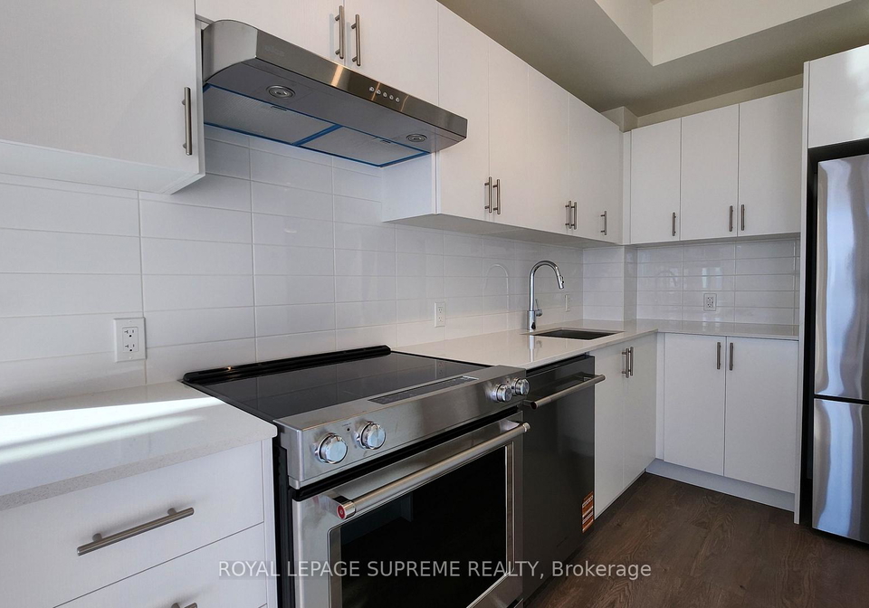 27-korda-gate-vaughan-ontario-n12568626
