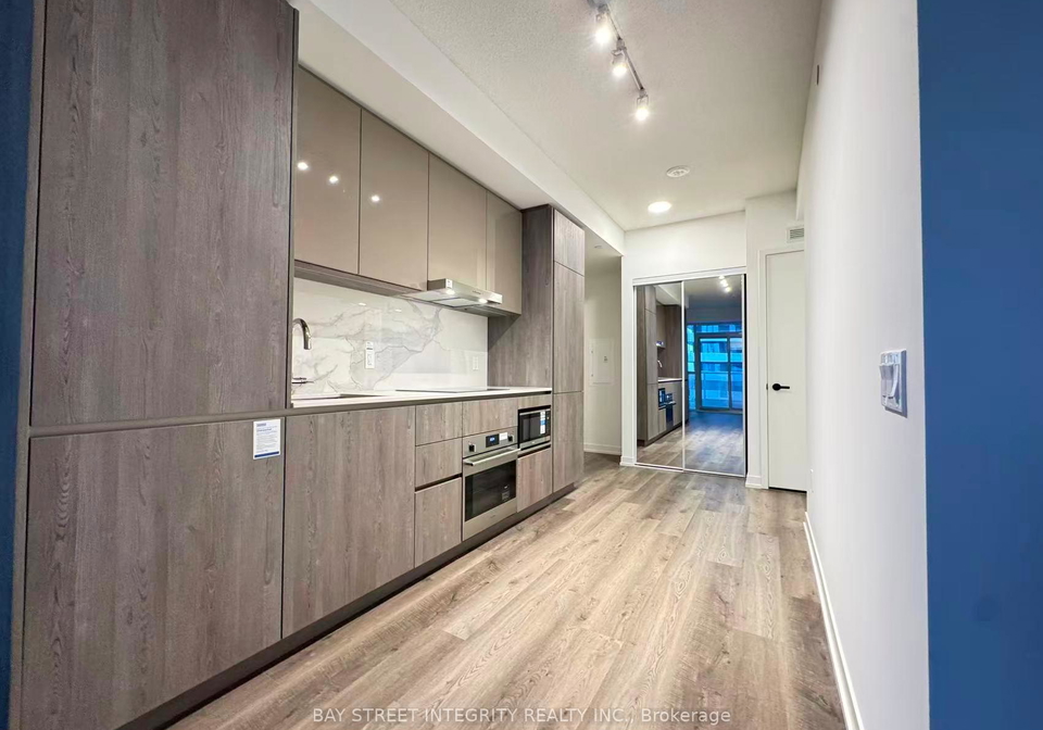 8-interchange-way-vaughan-ontario-n12569508