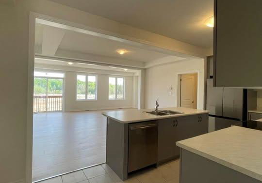 47-kenneth-rogers-crescent-east-gwillimbury-ontario-n12569854