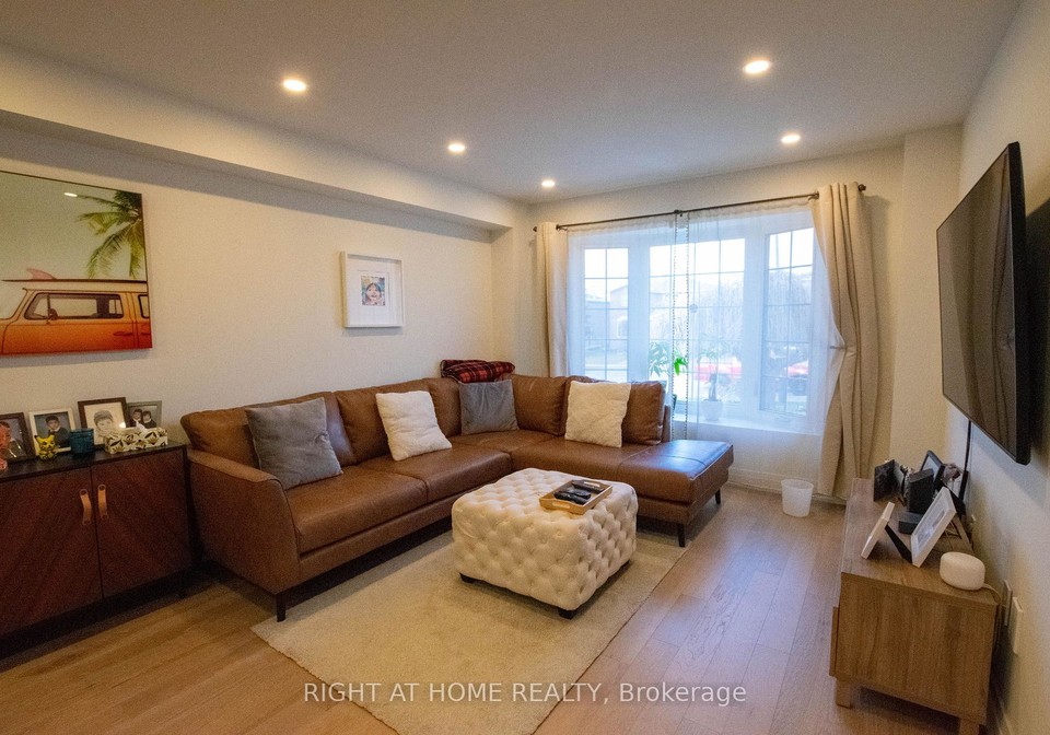 832-leslie-valley-drive-newmarket-ontario-n12569888