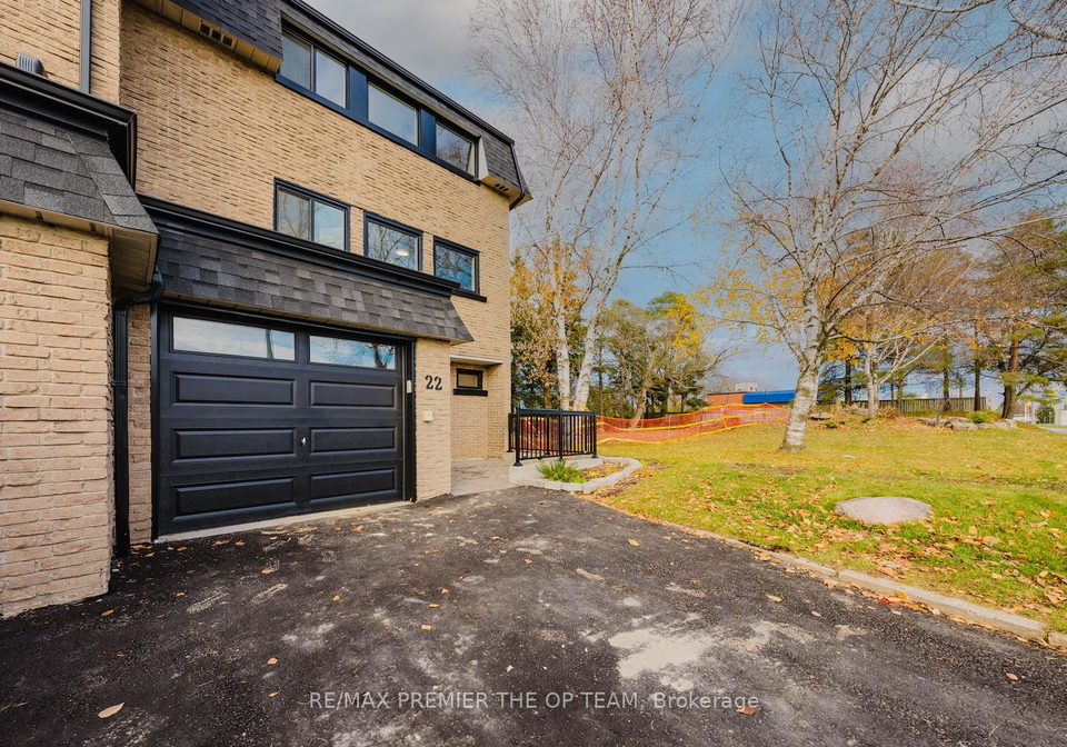 22-henderson-drive-aurora-ontario-n12572256