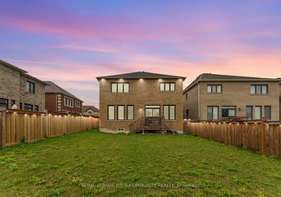 1-byblos-court-east-gwillimbury-ontario-n12573078