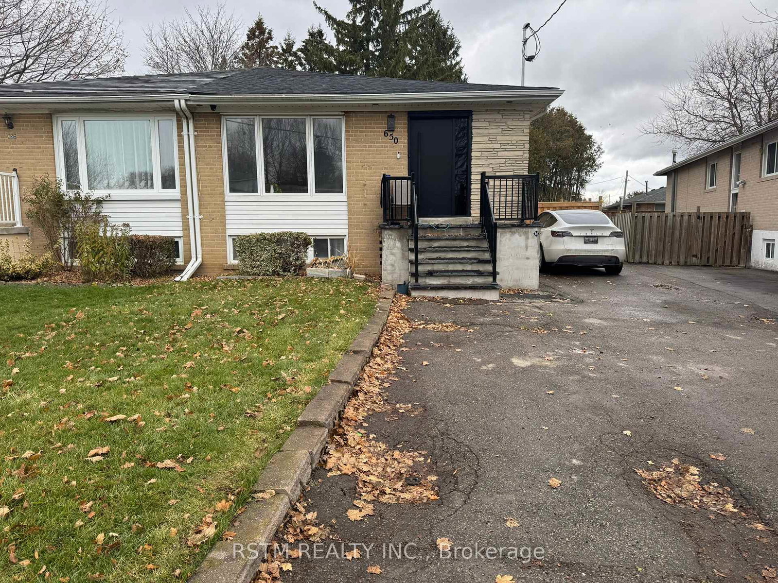 650-mountview-place-newmarket-ontario-n12573412