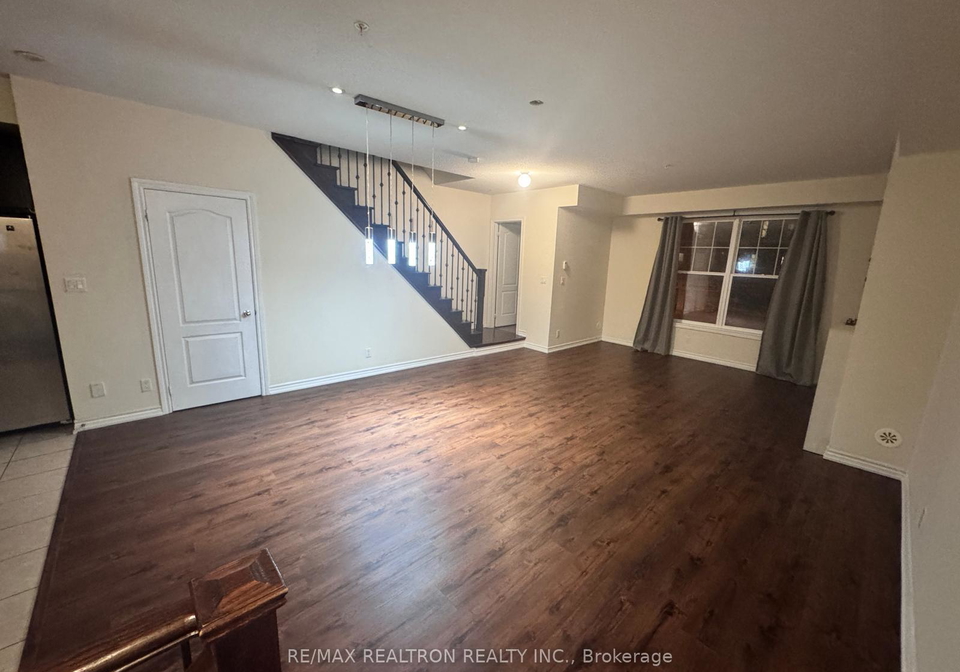 15-cathedral-high-street-markham-ontario-n12573928