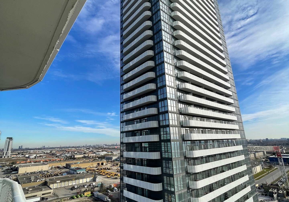 8-interchange-way-vaughan-ontario-n12573952