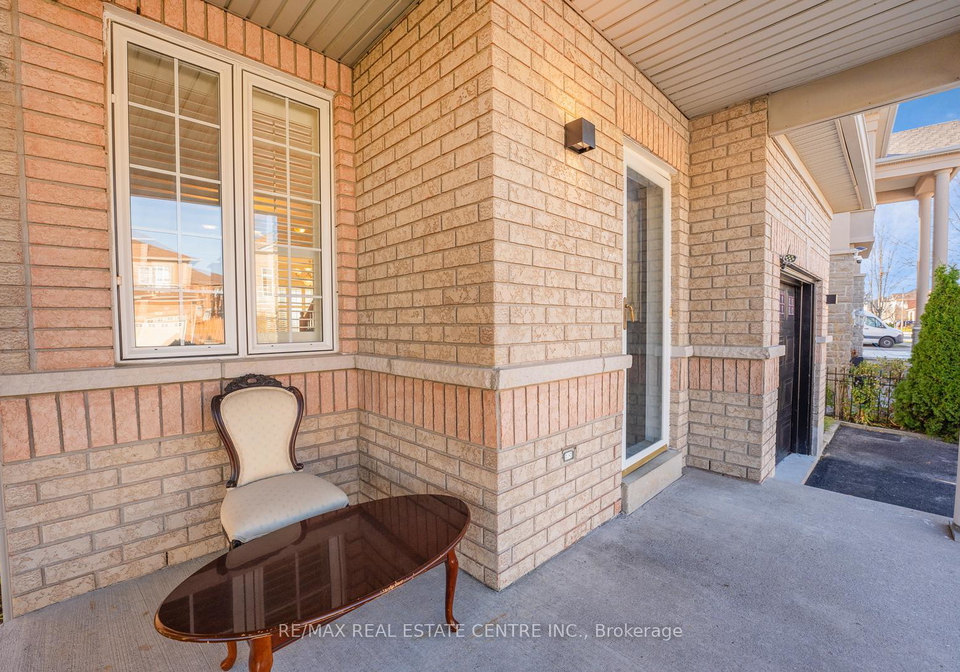 9-dolce-crescent-vaughan-ontario-n12574252