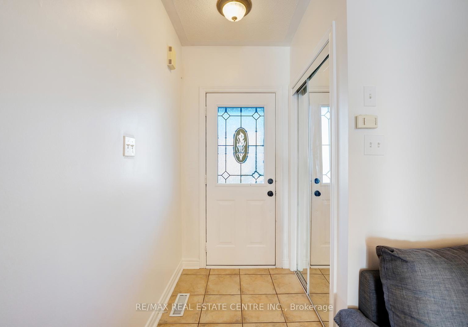 9-dolce-crescent-vaughan-ontario-n12574252