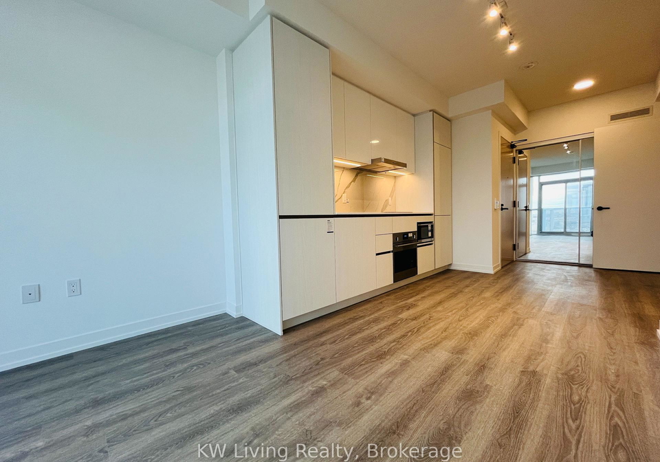 8-interchange-way-vaughan-ontario-n12574448