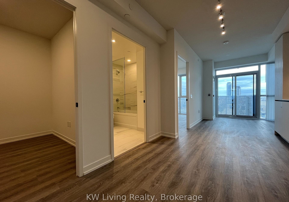 8-interchange-way-vaughan-ontario-n12574448
