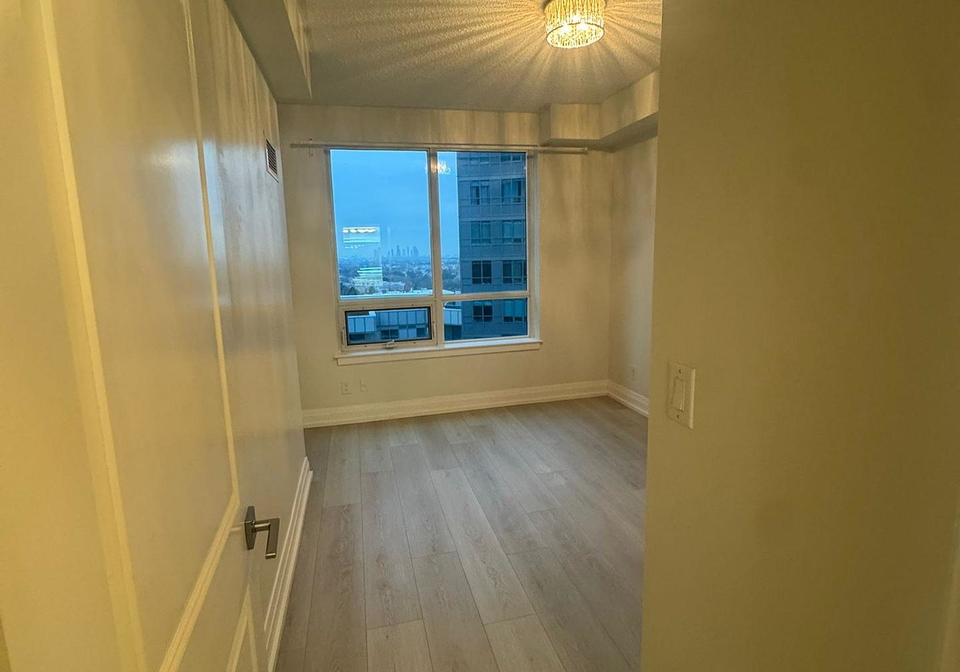 7165-yonge-street-markham-ontario-n12575334
