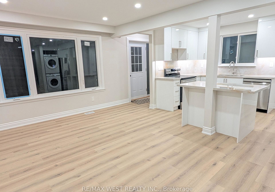 198-cherrywood-drive-newmarket-ontario-n12582008