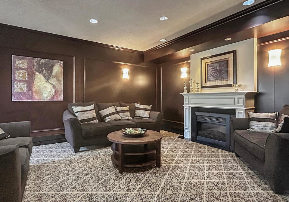 110-promenade-circle-vaughan-ontario-n12583058