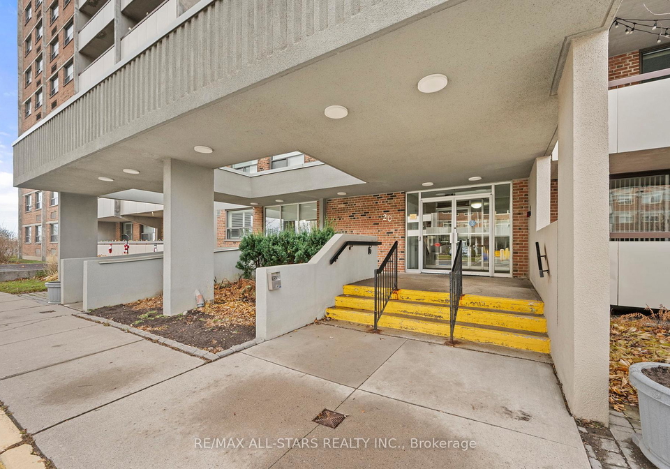 20-william-roe-boulevard-newmarket-ontario-n12583154