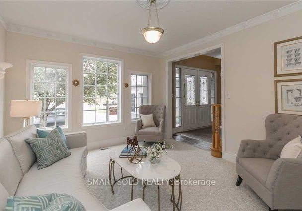 704-foxcroft-boulevard-newmarket-ontario-n12584442