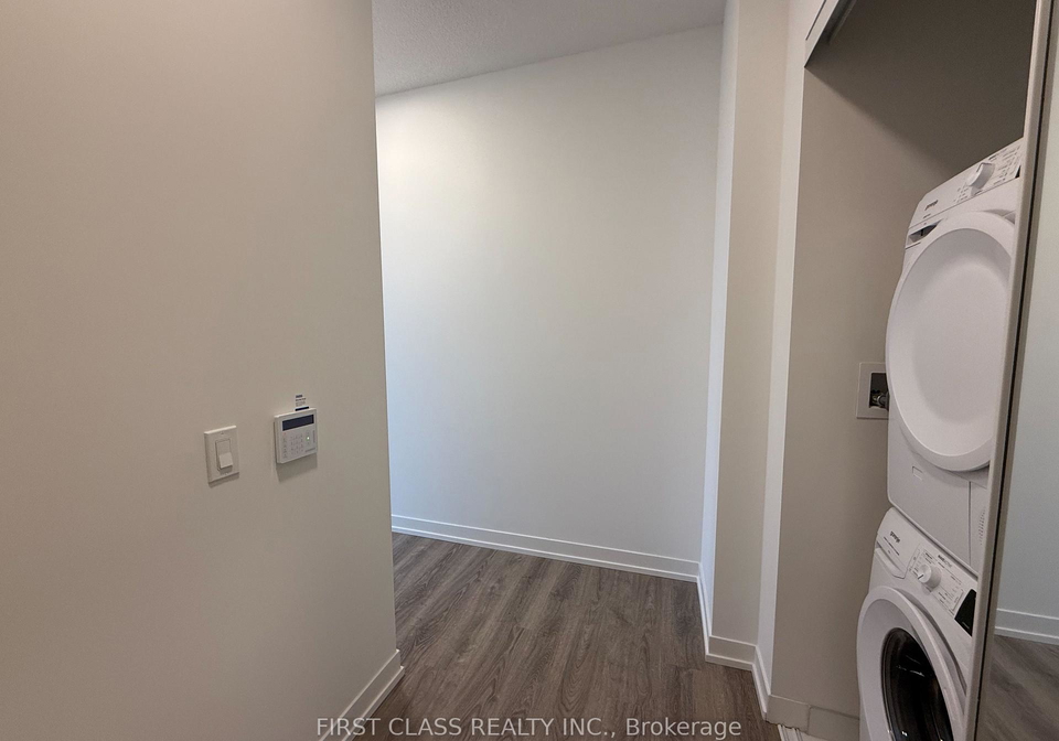 8-interchange-way-vaughan-ontario-n12587968