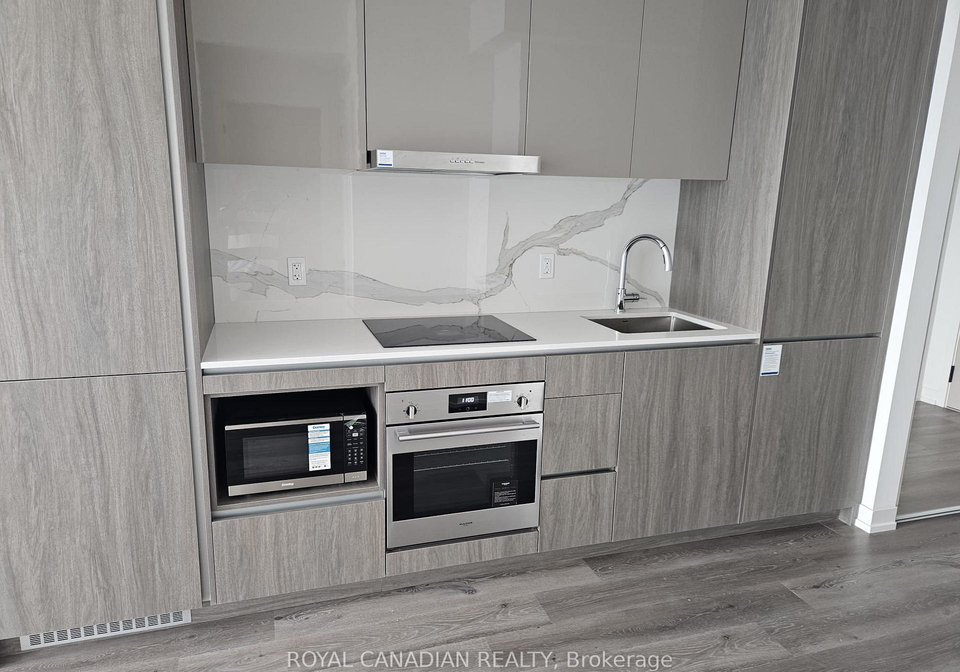 28-interchange-way-vaughan-ontario-n12588452