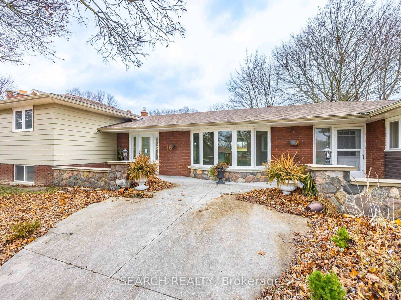 41-hamilton-drive-newmarket-ontario-n12588926