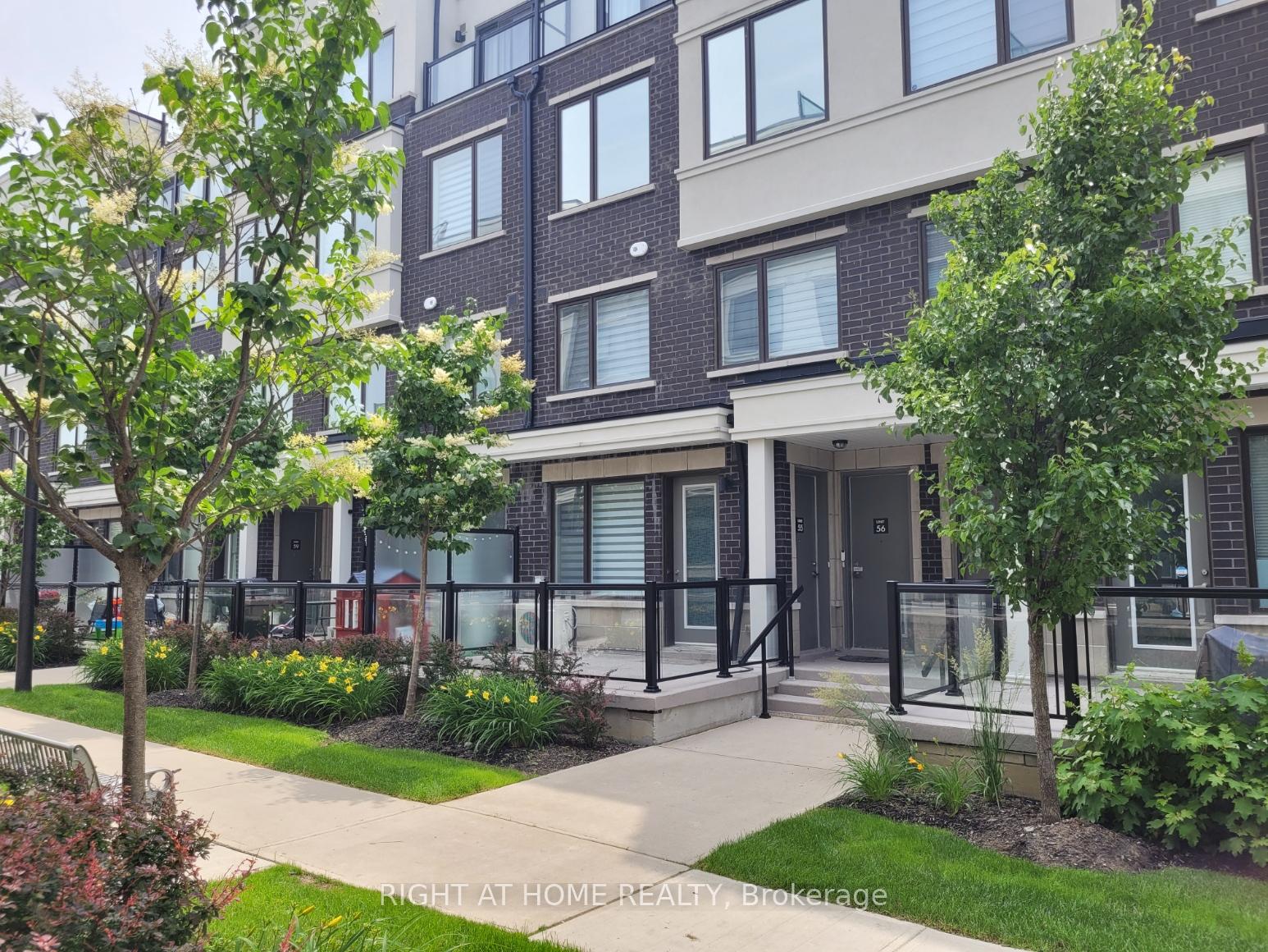 300-alex-garden-circle-aurora-ontario-n12589044