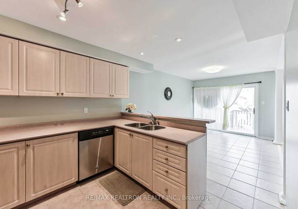 37-kale-crescent-vaughan-ontario-n12594132