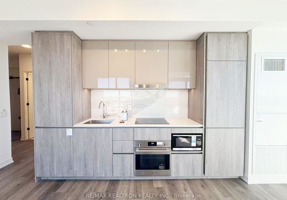 8-interchange-way-vaughan-ontario-n12594376