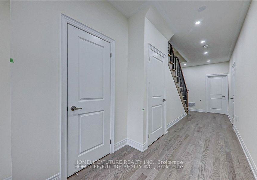 8-thomas-hope-lane-markham-ontario-n12598474