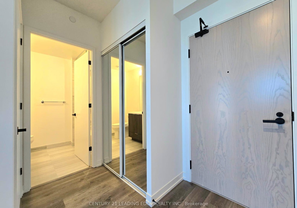 8-interchange-way-vaughan-ontario-n12598772