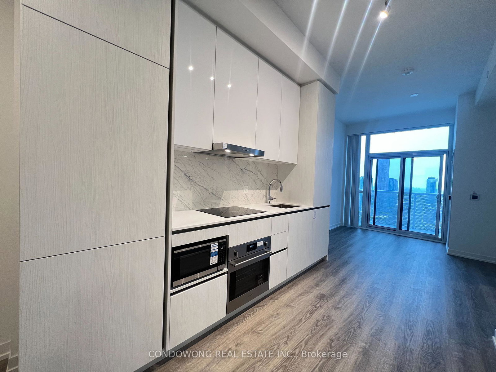 8-interchange-way-vaughan-ontario-n12599530