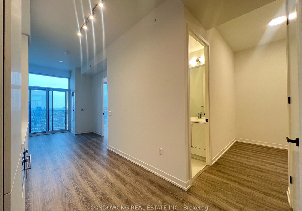 8-interchange-way-vaughan-ontario-n12599530