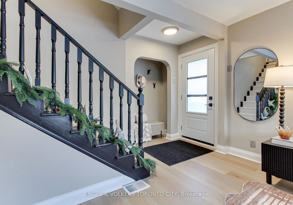 16942-bayview-avenue-newmarket-ontario-n12602914