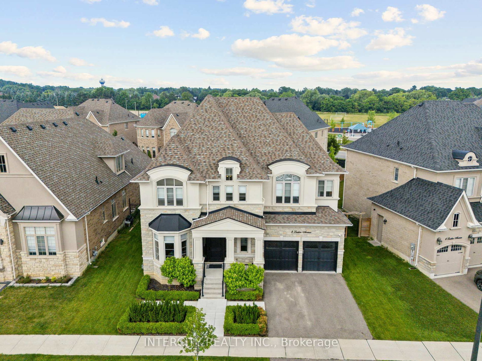 8-larkin-avenue-king-ontario-n12603220