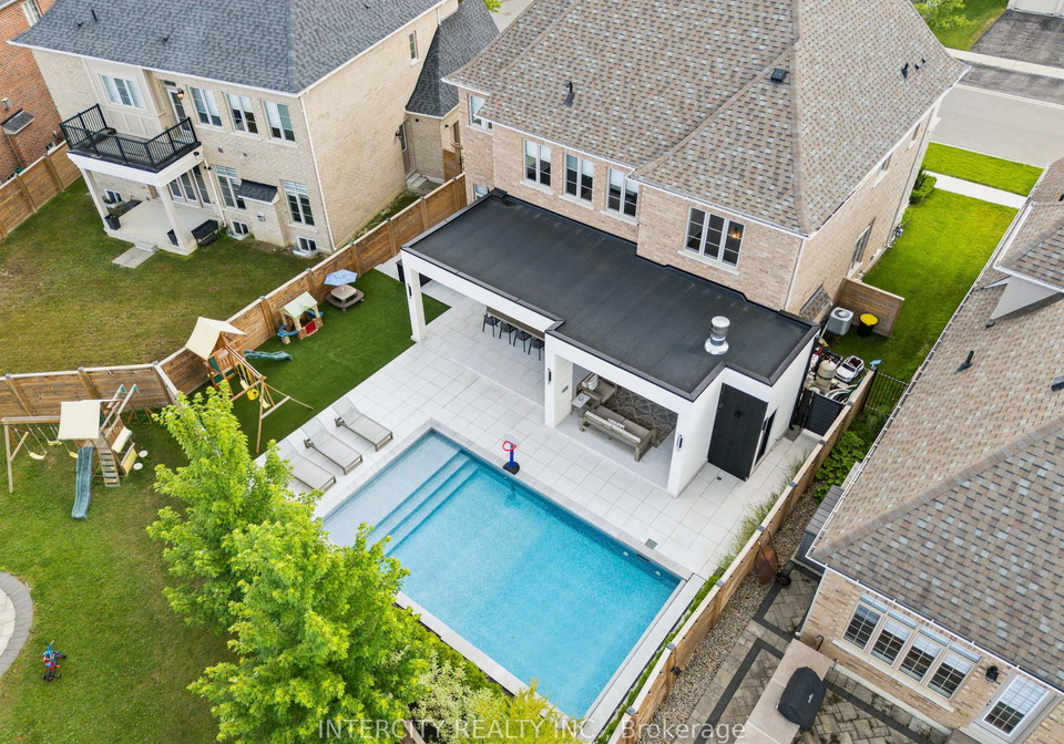 8-larkin-avenue-king-ontario-n12603220