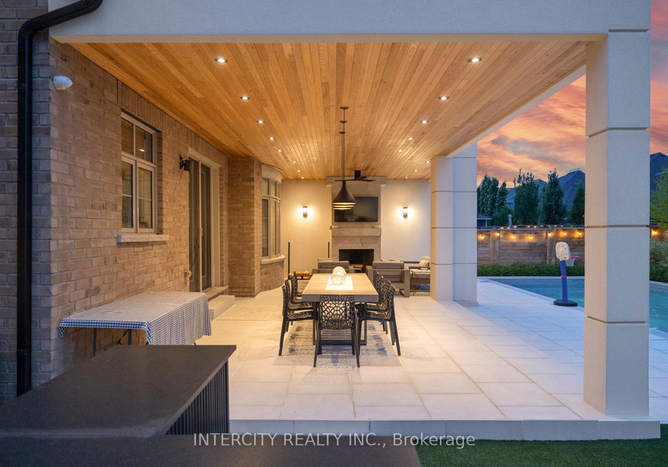 8-larkin-avenue-king-ontario-n12603220
