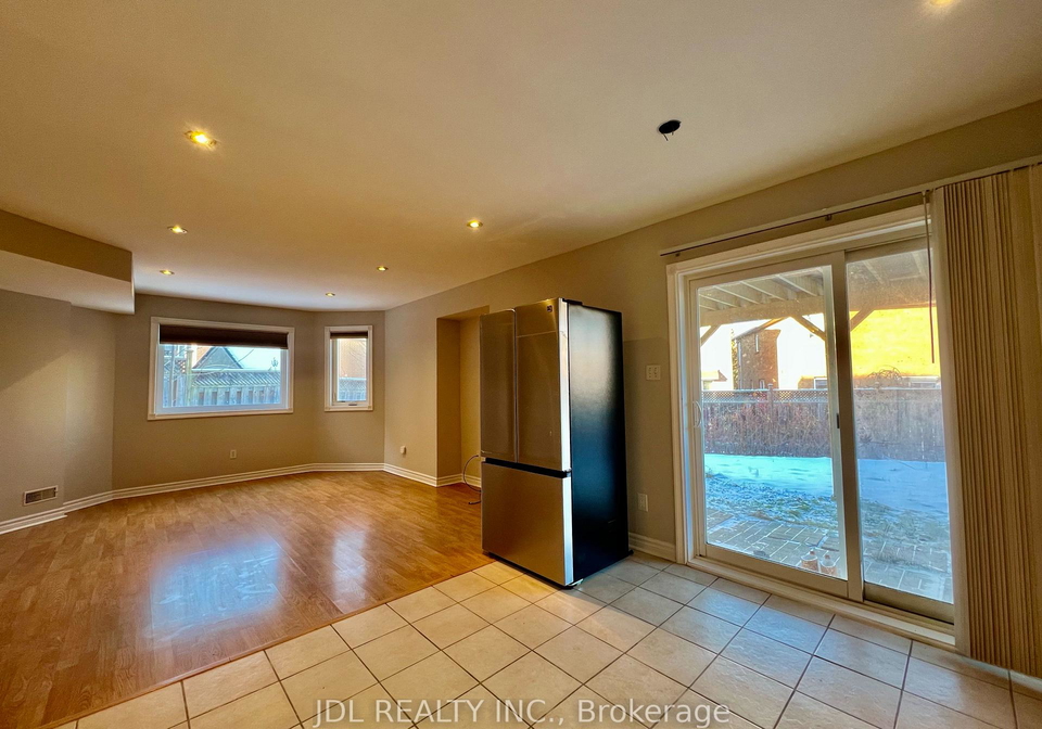 72-fortune-crescent-richmond-hill-ontario-n12603338
