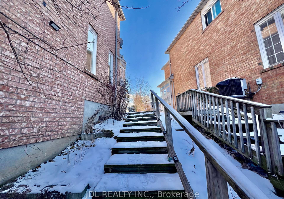 72-fortune-crescent-richmond-hill-ontario-n12603338