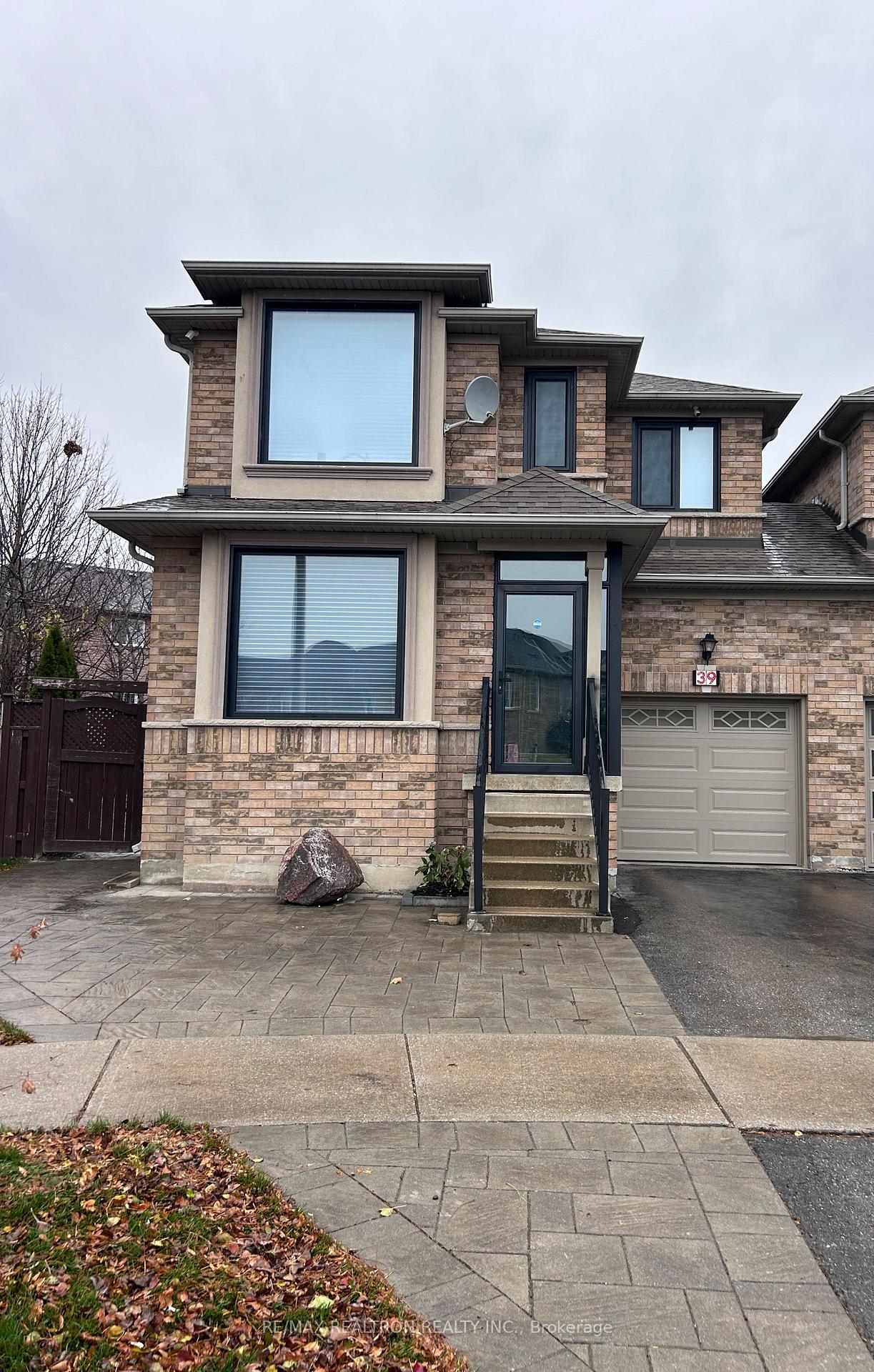 39-waterton-crescent-richmond-hill-ontario-n12606718