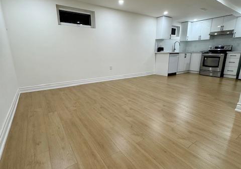 8-devins-drive-aurora-ontario-n12607824