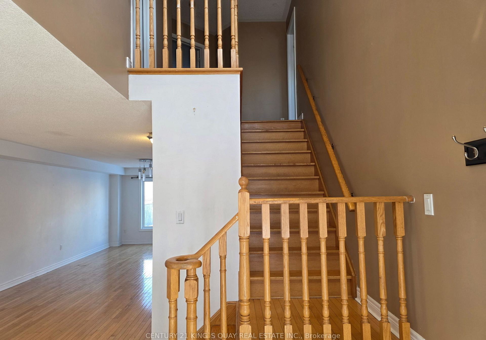120-flagstone-way-newmarket-ontario-n12610906