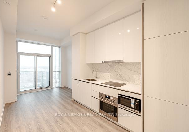 8-interchange-way-vaughan-ontario-n12613442