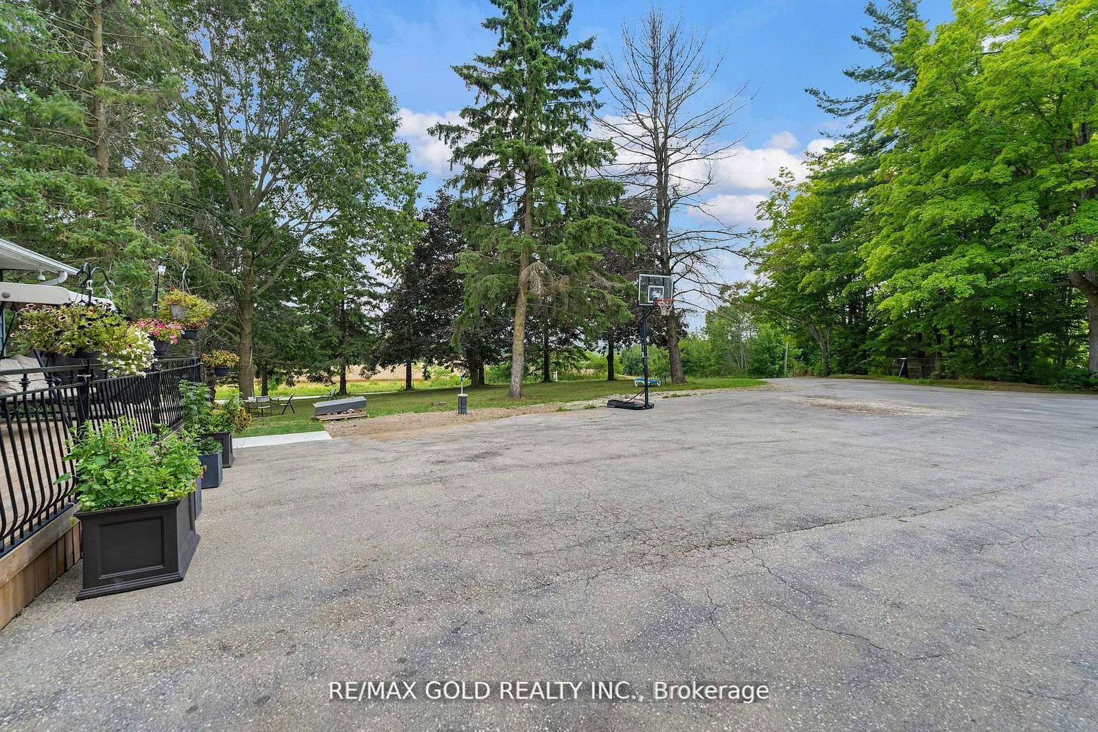 6820-16th-side-road-king-ontario-n12613614