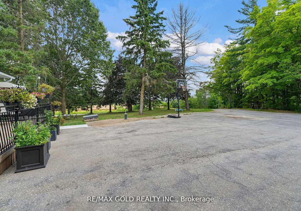 6820-16th-side-road-king-ontario-n12613614
